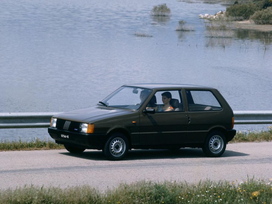  Fiat Uno 3-Door 1983 года  (фото 5 из 12)
